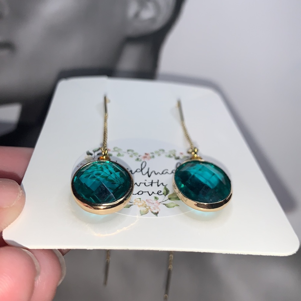 December Birthstone on 18k Gold Threaded Dangling Earrings - Picture 10 of 12